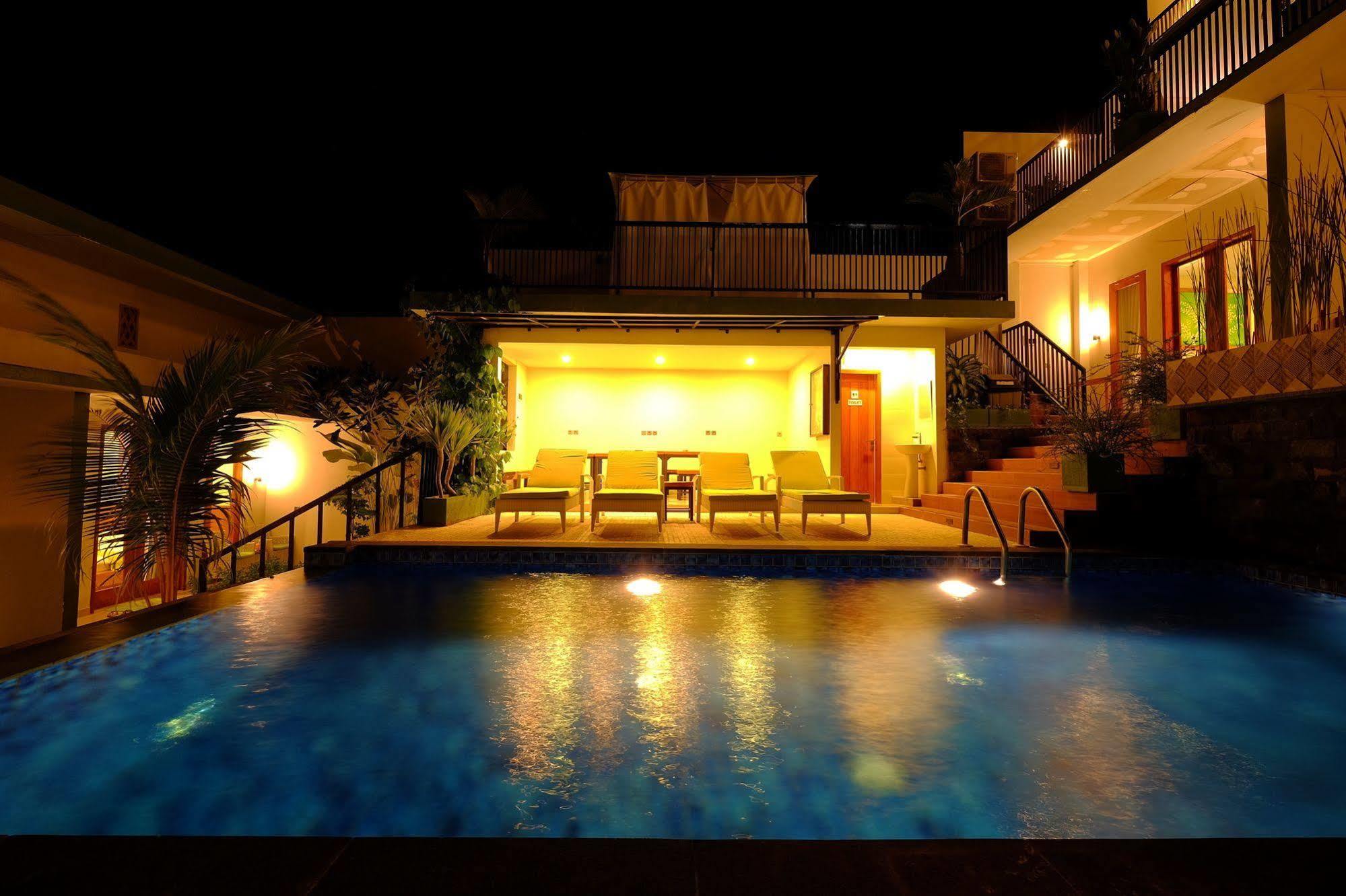 Villa Mata'Ano Mangsit Luaran gambar